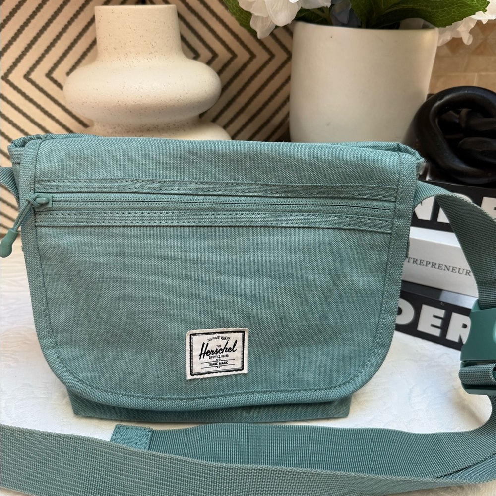 Herschel Supply Company Green Crossbody Bag with Adjustable Strap